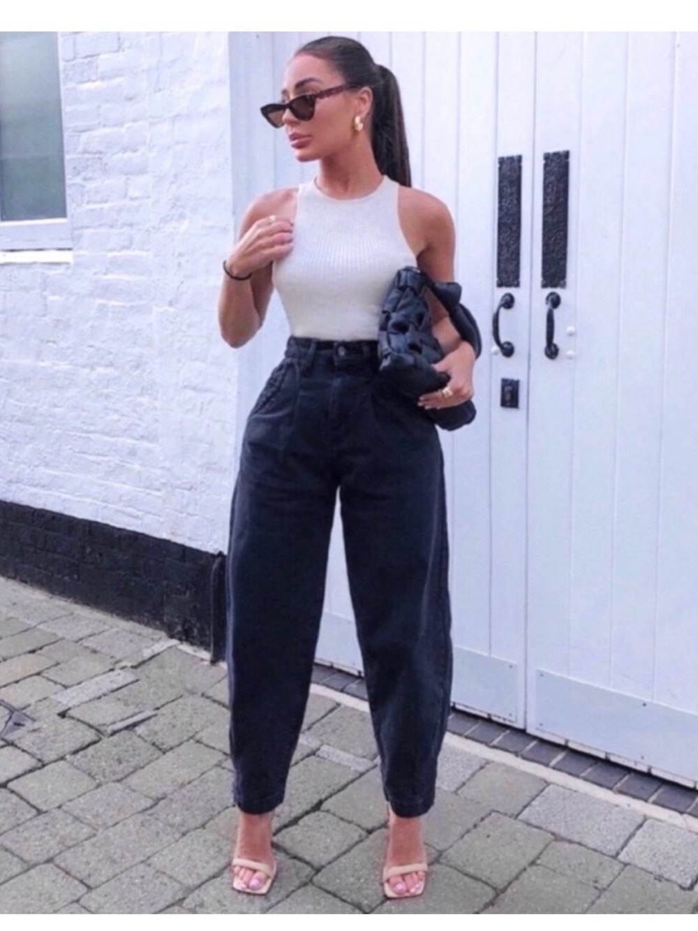 Zara High-Waist Black Barrell Tapered Women’s Jeans